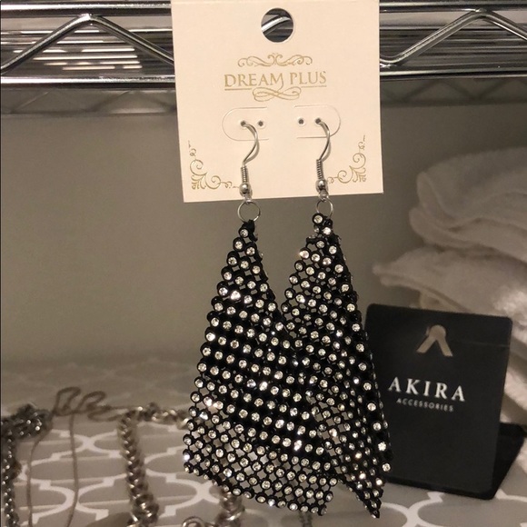 Triangle long earrings - Picture 4 of 5